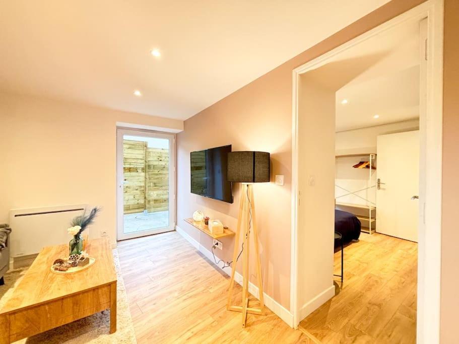 Apartment Le Saphir - Parking, Jardin Prive, Hyper-centre & Calme *