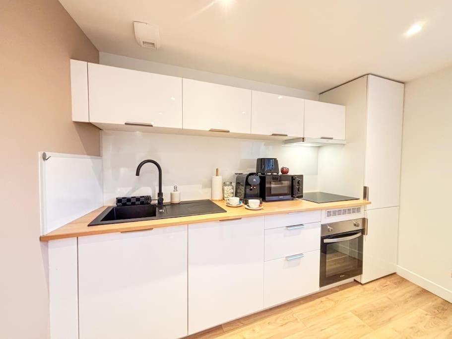 Apartment Le Saphir - Parking, Jardin Prive, Hyper-centre & Calme *