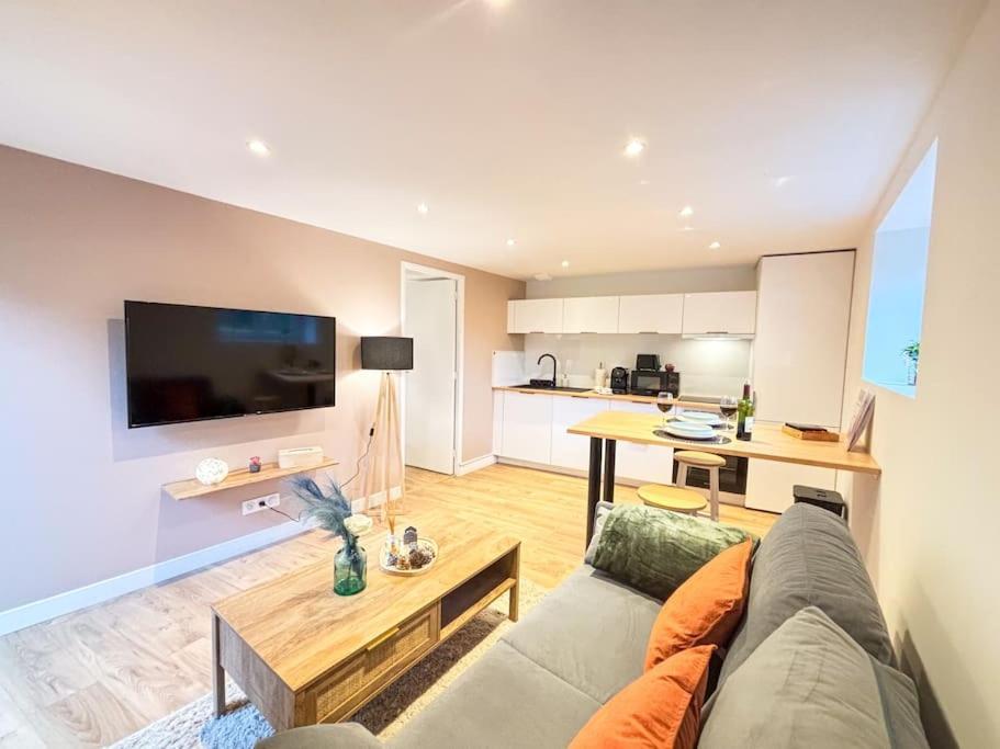 Le Saphir - Parking, Jardin Prive, Hyper-centre & Calme Apartment *